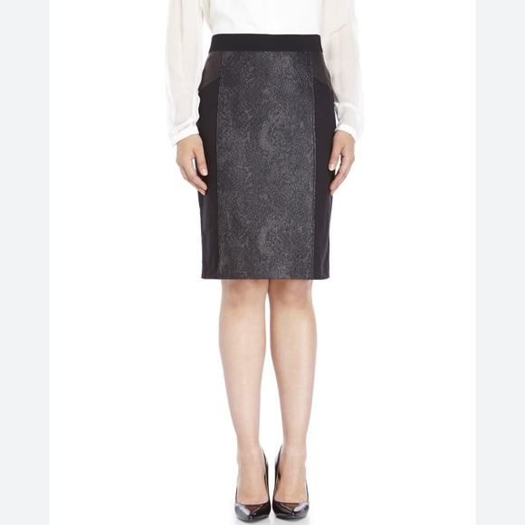 Elie Tahari Dresses & Skirts - Elie Tahari Valeria Lamb Leather Panel Pencil Skirt Size: 4 Length: 20.5”